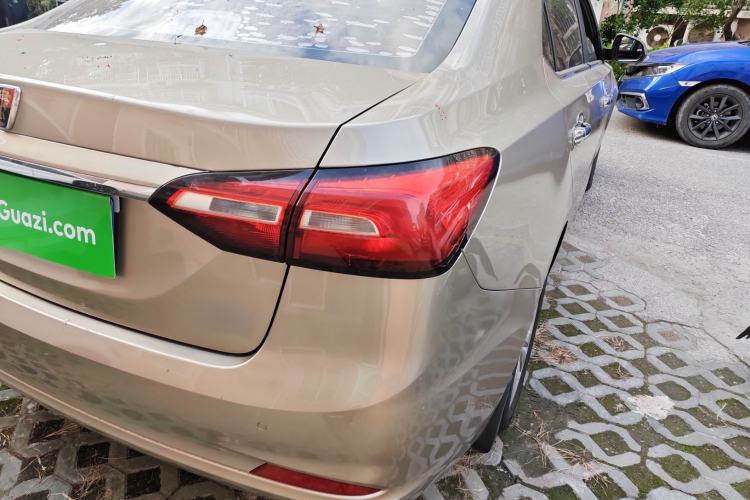 Used Roewe 360 2018 PLUS 1.5L Automatic Luxury Edition Exterior 2