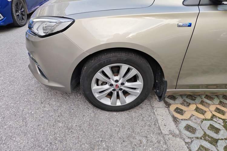 Used Roewe 360 2018 PLUS 1.5L Automatic Luxury Edition Exterior 3