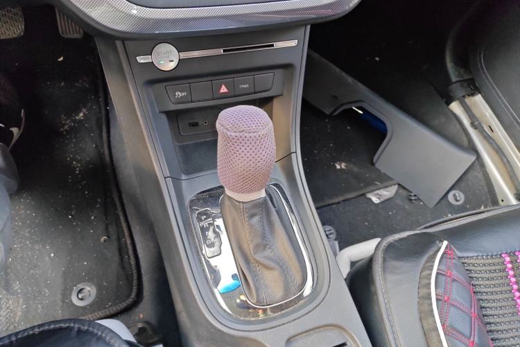 Used Roewe 360 2018 PLUS 1.5L Automatic Luxury Edition Gear Lever