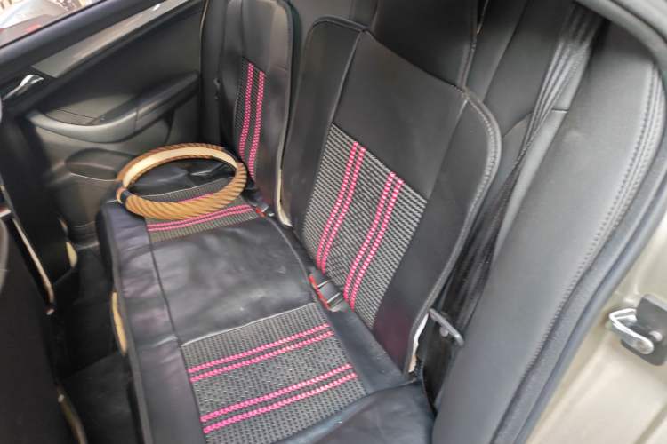 Used Roewe 360 2018 PLUS 1.5L Automatic Luxury Edition Interior 4