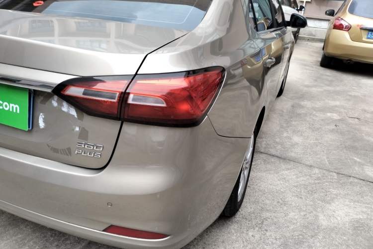 Used Roewe 360 2018 PLUS 1.5L Automatic Luxury Edition Right Rear Taillight