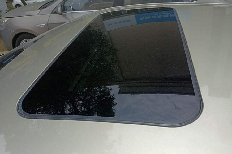 Used Roewe 360 2018 PLUS 1.5L Automatic Luxury Edition Roof