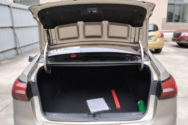 Used Roewe 360 2018 PLUS 1.5L Automatic Luxury Edition Trunk