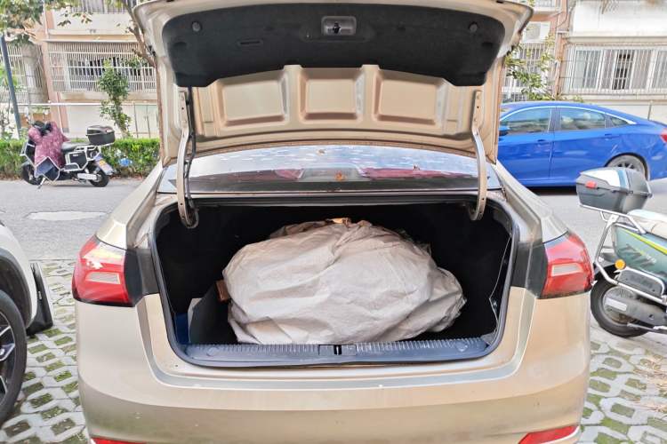 Used Roewe 360 2018 PLUS 1.5L Automatic Luxury Edition Trunk