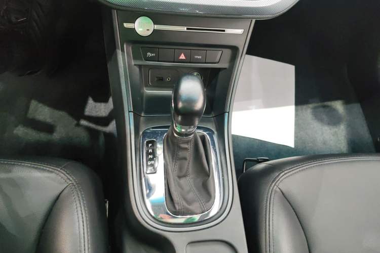 Used Roewe 360 2018 PLUS 1.5L Automatic Luxury Edition Gear Lever