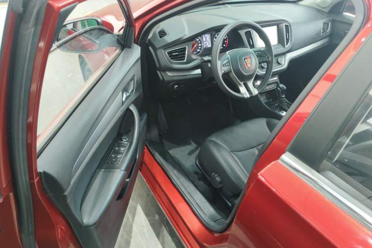 Used Roewe 360 2018 PLUS 1.5L Automatic Luxury Edition Interior 3