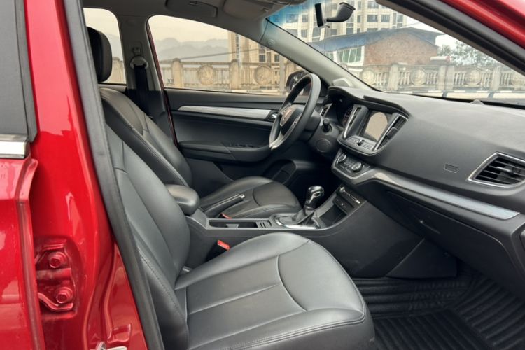 Used Roewe 360 2018 PLUS 1.5L Automatic Luxury Edition Interior 7