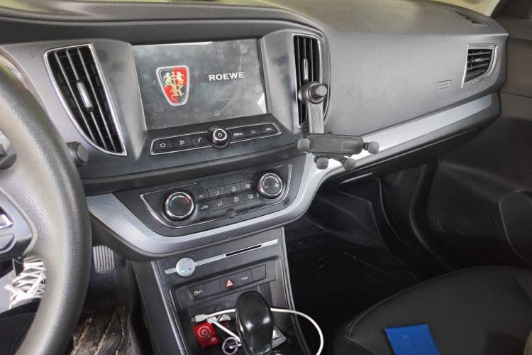 Used Roewe 360 2018 PLUS 1.5L Automatic Luxury Edition Audio And AC Panel