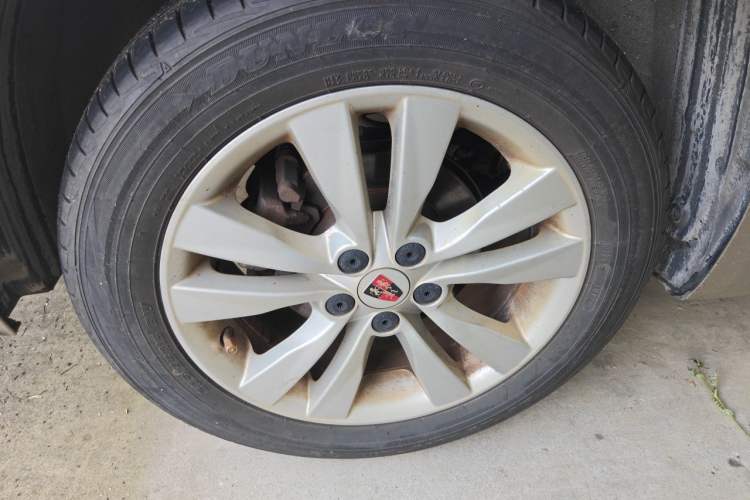 Used Roewe 360 2018 PLUS 1.5L Automatic Luxury Edition Right Front Wheel Hub