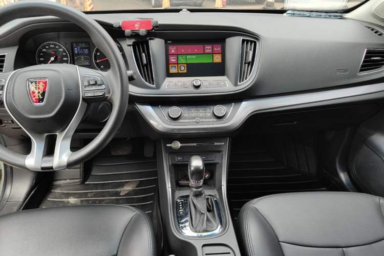 Used Roewe 360 2018 PLUS 1.5L Automatic Luxury Edition Audio And AC Panel