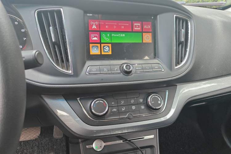 Used Roewe 360 2018 PLUS 1.5L Automatic Luxury Edition Audio And AC Panel