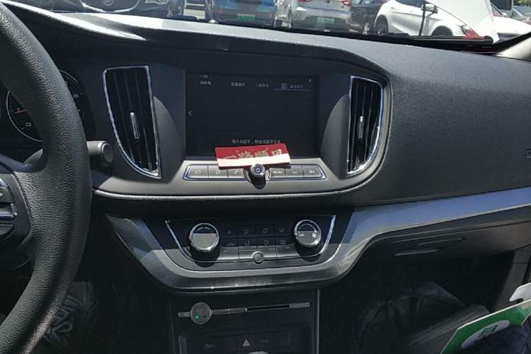 Used Roewe 360 2018 PLUS 1.5L Automatic Luxury Edition Audio And AC Panel