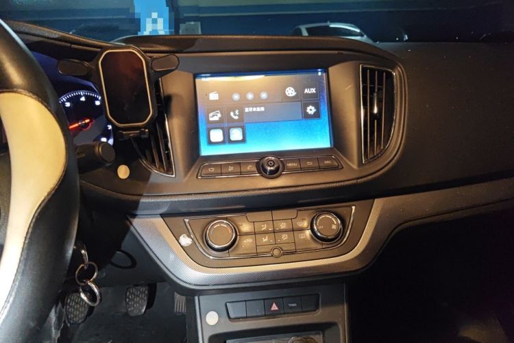 Used Roewe 360 2018 PLUS 1.5L Manual Luxury Edition Audio And AC Panel