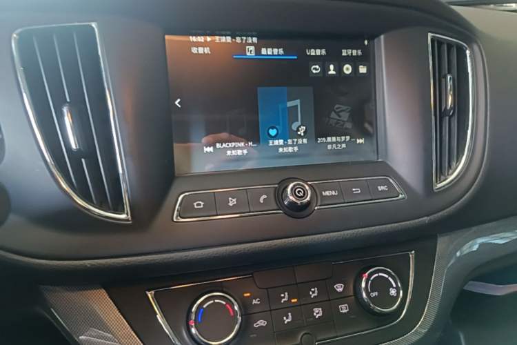 Used Roewe 360 2018 PLUS 1.5L Automatic Luxury Edition Audio And AC Panel