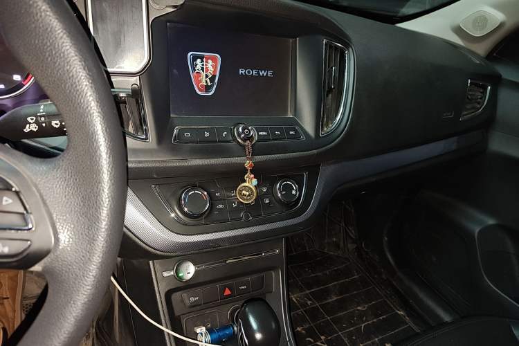 Used Roewe 360 2018 PLUS 1.5L Automatic Luxury Edition Audio And AC Panel