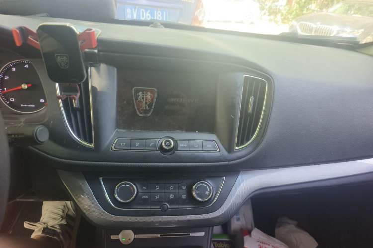 Used Roewe 360 2018 PLUS 1.5L Automatic Luxury Edition Audio And AC Panel