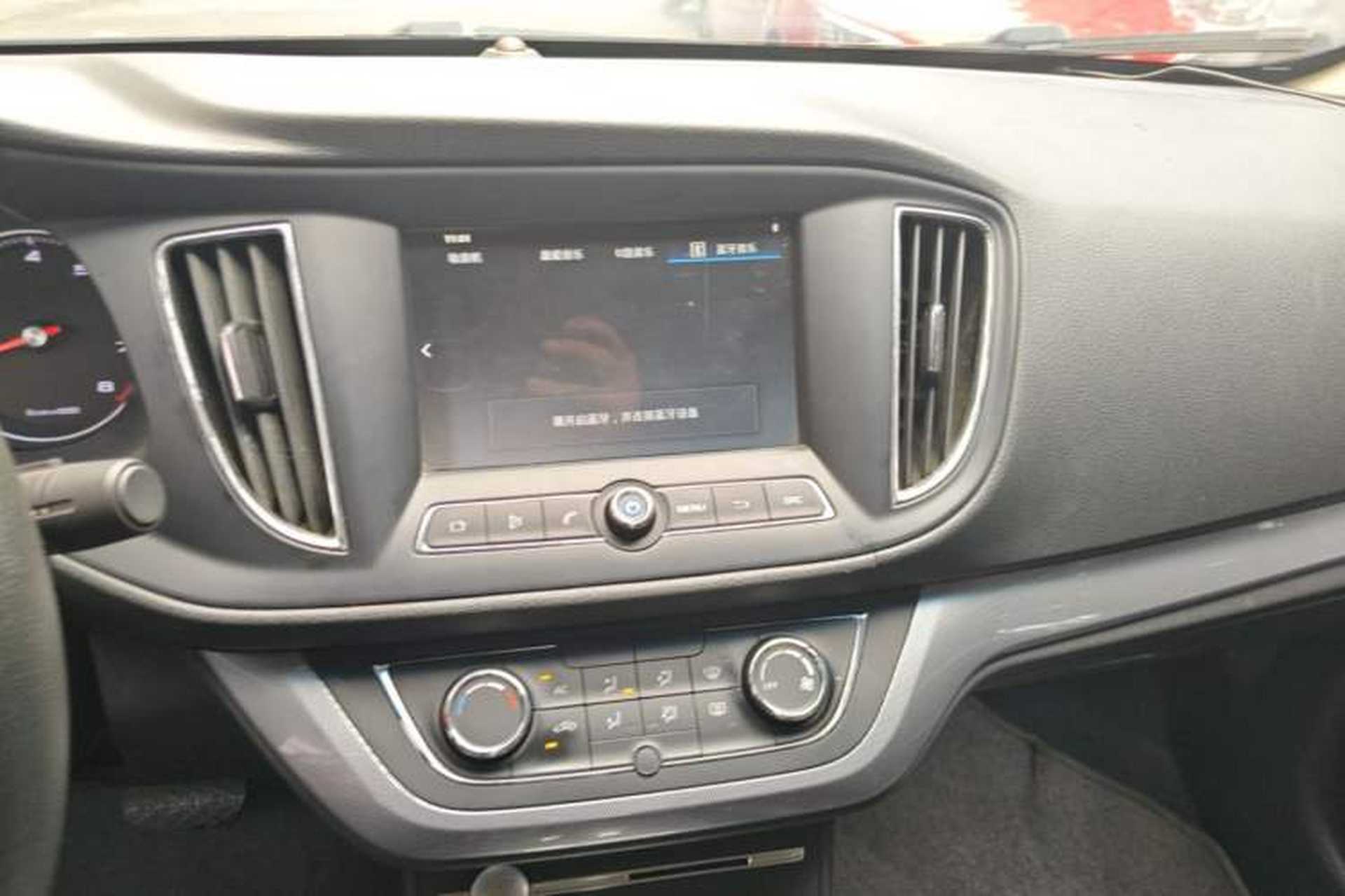 Used Roewe 360 2018 PLUS 1.5L Automatic Luxury Edition Audio And AC Panel