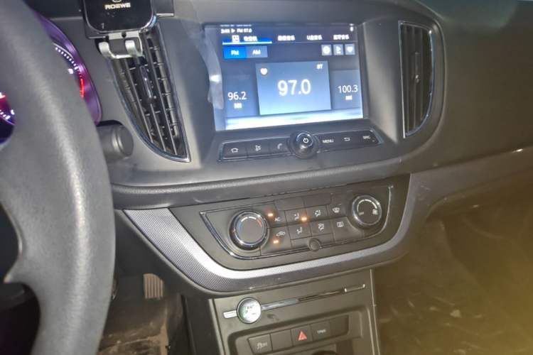 Used Roewe 360 2018 PLUS 1.5L Automatic Luxury Edition Audio And AC Panel