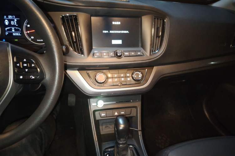 Used Roewe 360 2018 PLUS 1.5L Automatic Luxury Edition Audio And AC Panel