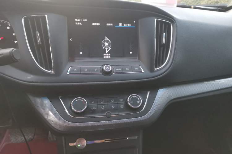 Used Roewe 360 2018 PLUS 1.5L Automatic Luxury Edition Audio And AC Panel