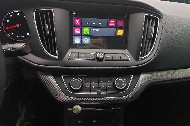 Used Roewe 360 2018 PLUS 1.5L Automatic Luxury Edition Audio And AC Panel