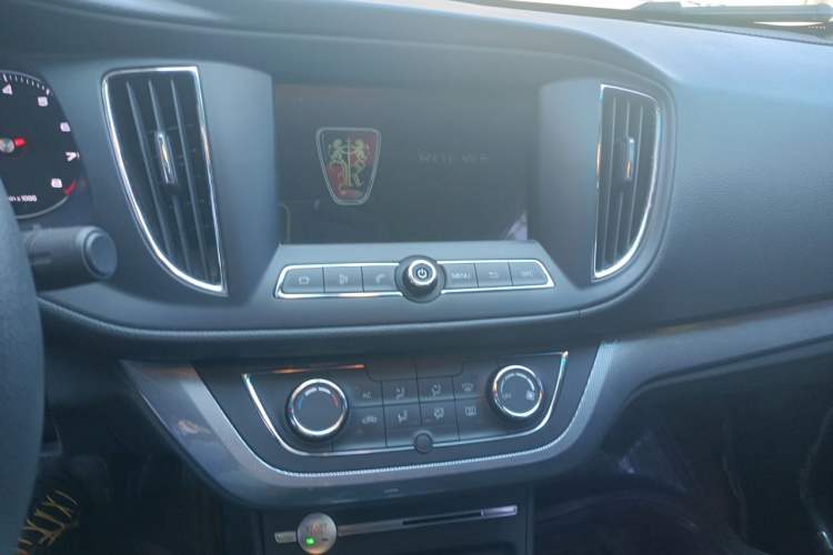 Used Roewe 360 2018 PLUS 1.5L Automatic Luxury Edition Audio And AC Panel
