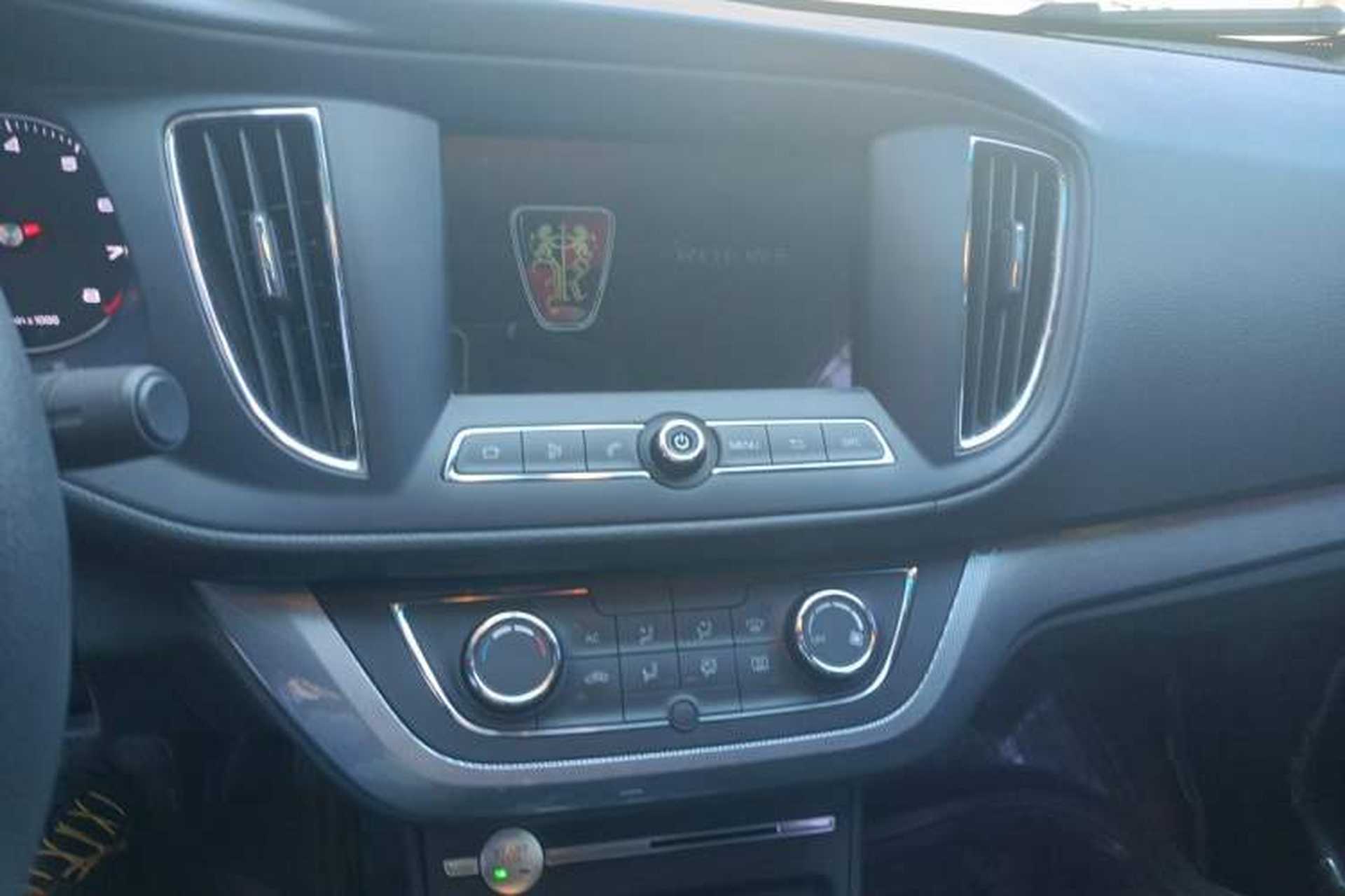 Used Roewe 360 2018 PLUS 1.5L Automatic Luxury Edition Audio And AC Panel