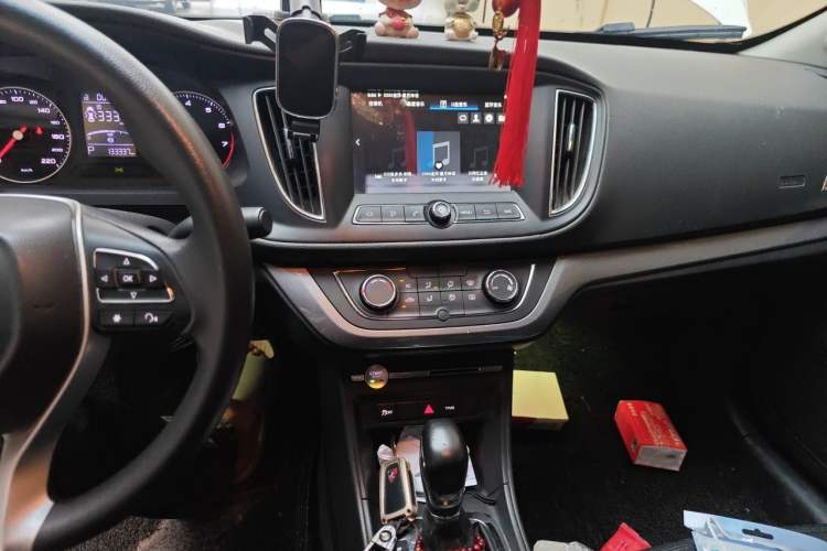 Used Roewe 360 2018 PLUS 1.5L Automatic Luxury Edition Audio And AC Panel