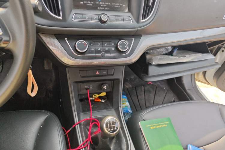 Used Roewe 360 2018 PLUS 1.5L Manual Luxury Edition Audio And AC Panel