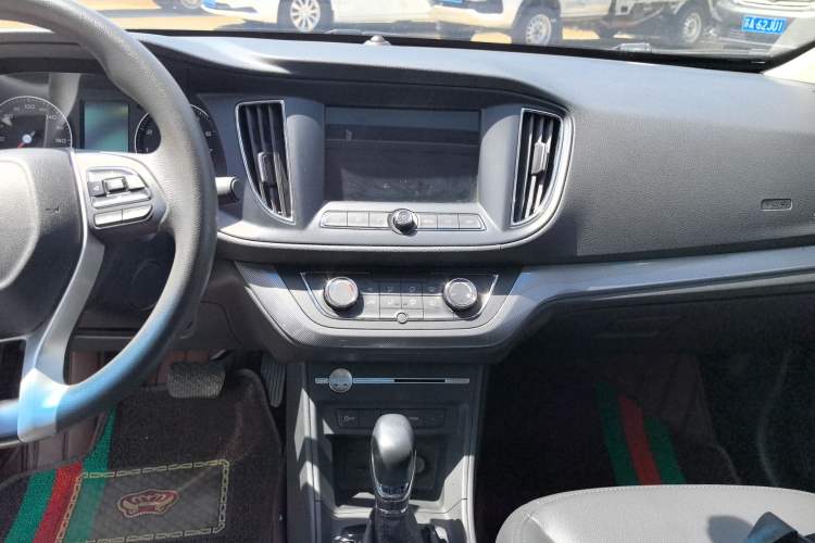 Used Roewe 360 2018 PLUS 1.5L Automatic Luxury Edition Audio And AC Panel
