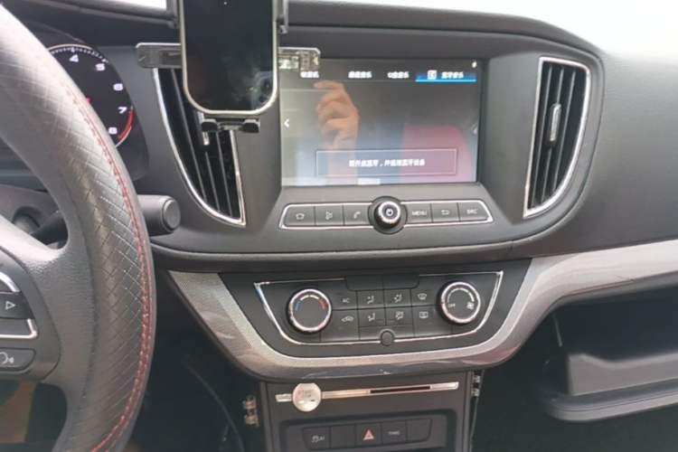 Used Roewe 360 2018 PLUS 1.5L Automatic Luxury Edition Audio And AC Panel