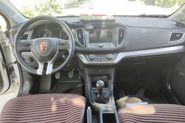 Used Roewe 360 2018 PLUS 1.5L Manual Luxury Edition Center Console
