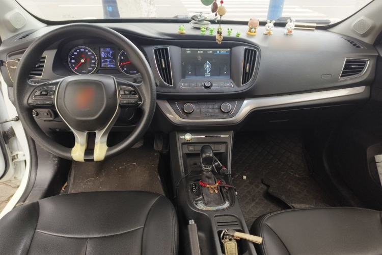Used Roewe 360 2018 PLUS 1.5L Automatic Luxury Edition Center Console
