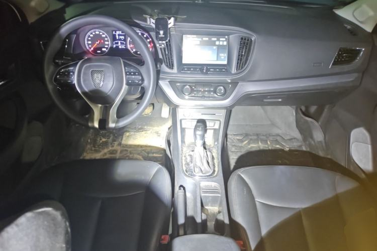 Used Roewe 360 2018 PLUS 1.5L Automatic Luxury Edition Center Console