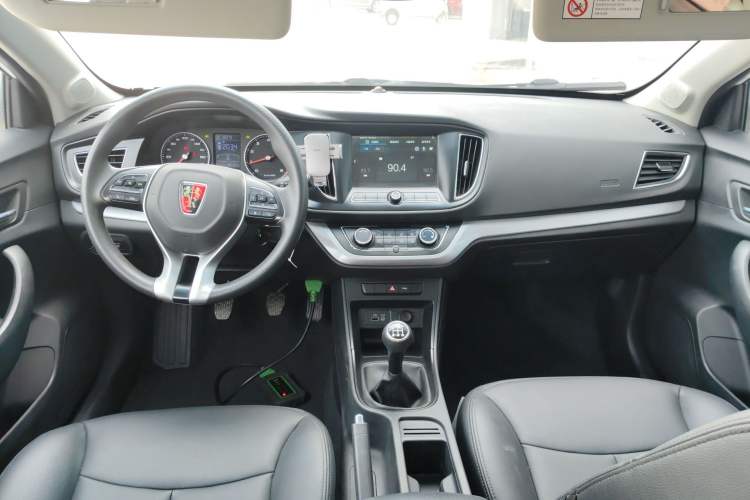 Used Roewe 360 2018 PLUS 1.5L Manual Luxury Edition Center Console