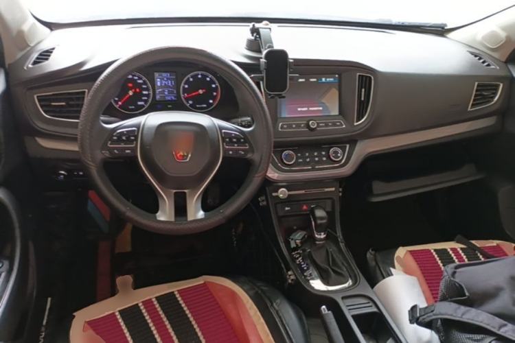 Used Roewe 360 2018 PLUS 1.5L Automatic Luxury Edition Center Console