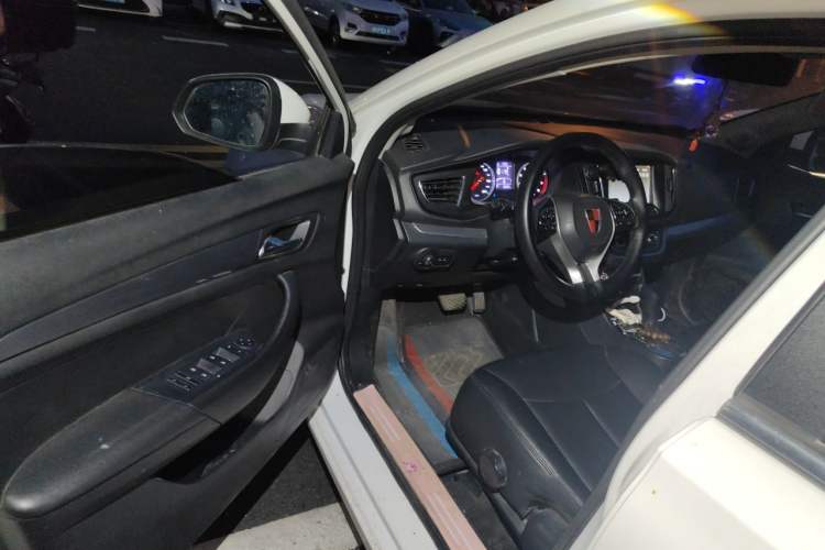 Used Roewe 360 2018 PLUS 1.5L Automatic Luxury Edition Driver Seat