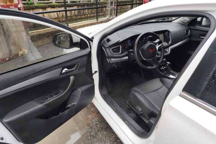 Used Roewe 360 2018 PLUS 1.5L Automatic Luxury Edition Driver Seat