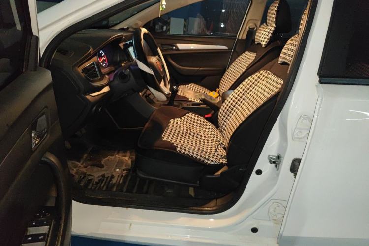 Used Roewe 360 2018 PLUS 1.5L Manual Luxury Edition Driver Seat
