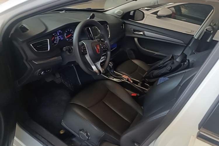 Used Roewe 360 2018 PLUS 1.5L Automatic Luxury Edition Driver Seat