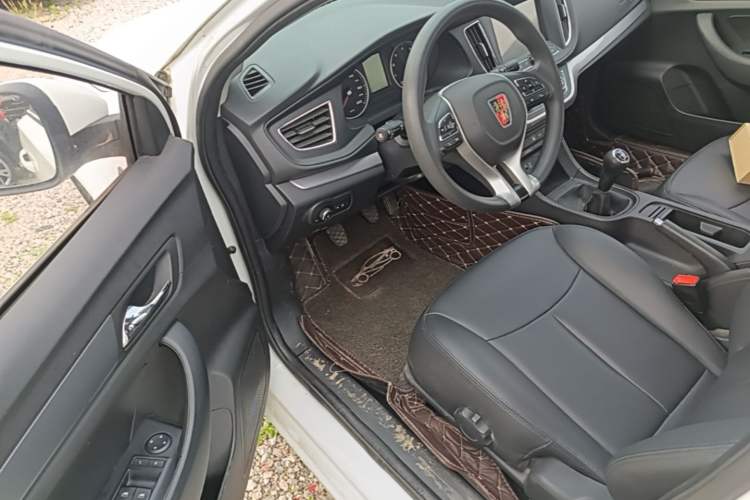 Used Roewe 360 2018 PLUS 1.5L Manual Luxury Edition Driver Seat