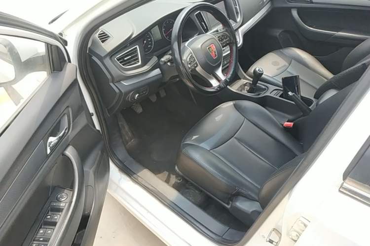 Used Roewe 360 2018 PLUS 1.5L Manual Luxury Edition Driver Seat