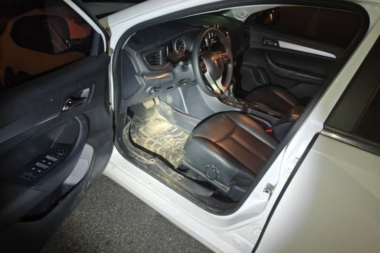 Used Roewe 360 2018 PLUS 1.5L Automatic Luxury Edition Driver Seat