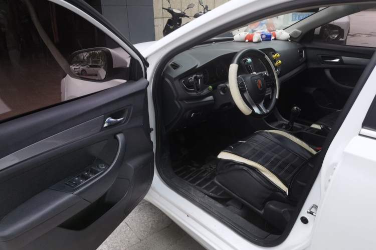 Used Roewe 360 2018 PLUS 1.5L Manual Luxury Edition Driver Seat