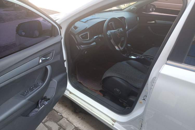 Used Roewe 360 2018 PLUS 1.5L Automatic Luxury Edition Driver Seat