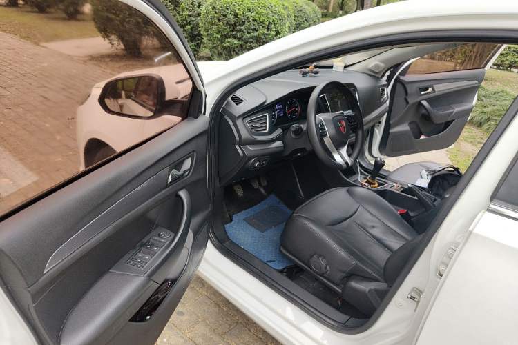 Used Roewe 360 2018 PLUS 1.5L Manual Luxury Edition Driver Seat