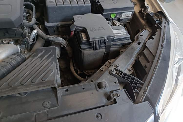 Used Roewe 360 2018 PLUS 1.5L Automatic Luxury Edition Engine Bay Left