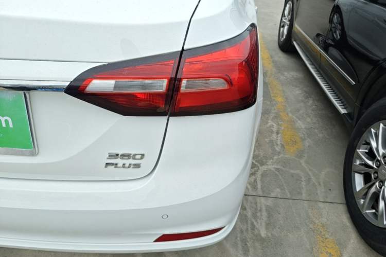 Used Roewe 360 2018 PLUS 1.5L Automatic Luxury Edition Exterior 3
