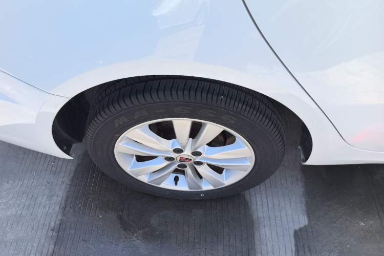 Used Roewe 360 2018 PLUS 1.5L Automatic Luxury Edition Exterior 5