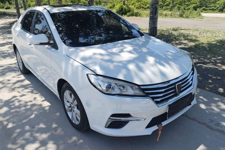 Used Roewe 360 2018 PLUS 1.5L Manual Luxury Edition Front Right 45 Deg